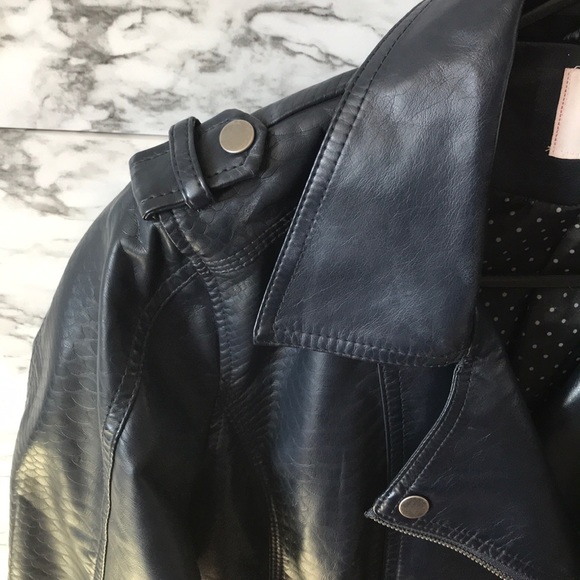 Faux leather jacket - Picture 6 of 7